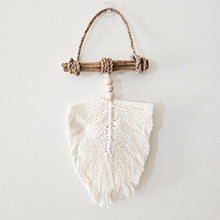 Lyla Macrame leaf hanging
