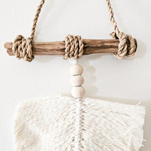 Lyla Macrame leaf hanging